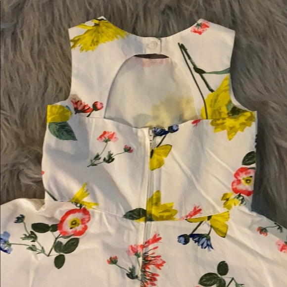 Crazy 8 dress - Picture 2 of 2